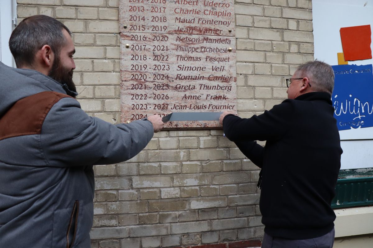 plaque léon marchand